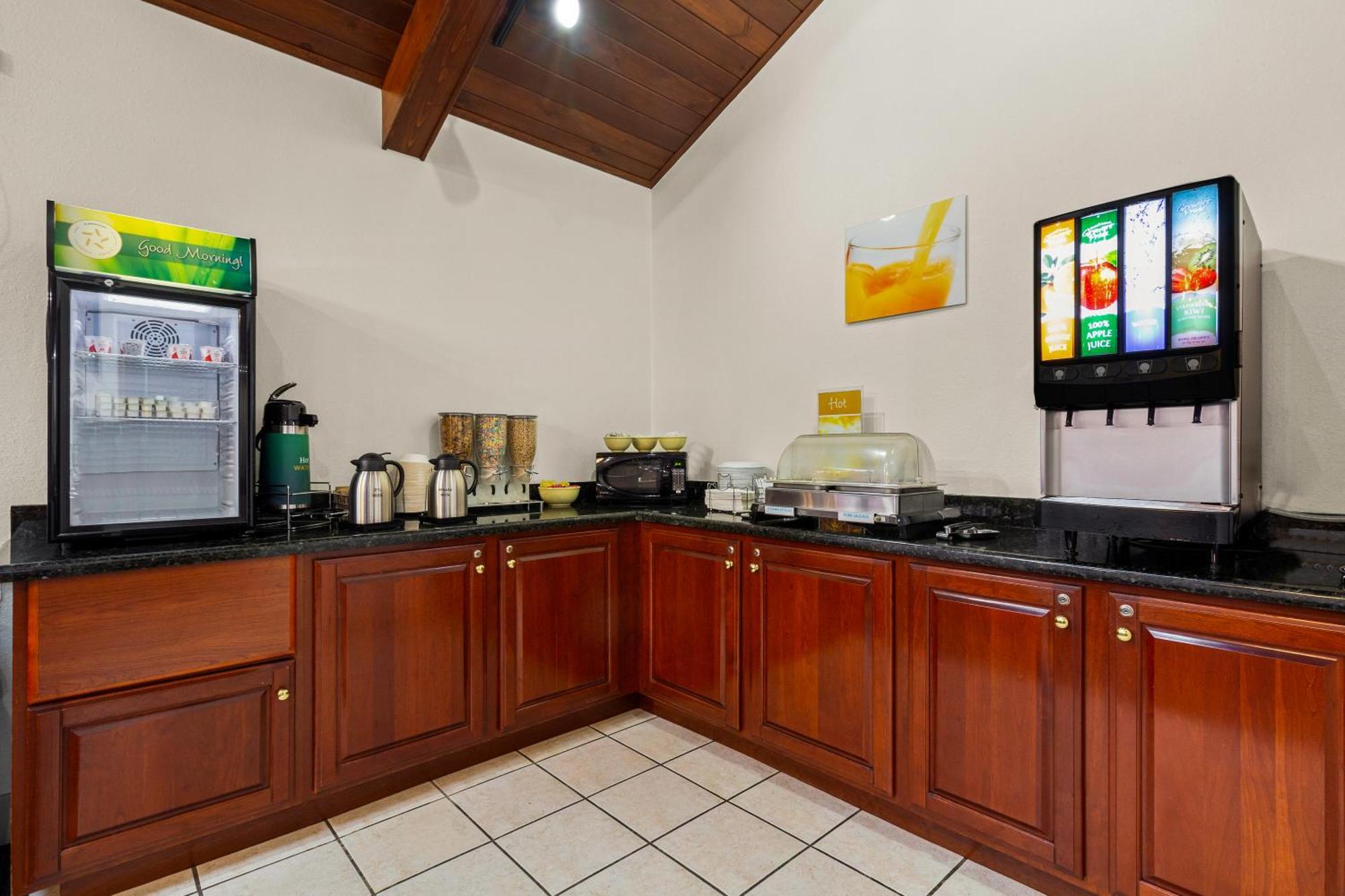 Suburban Studios Altoona Esterno foto